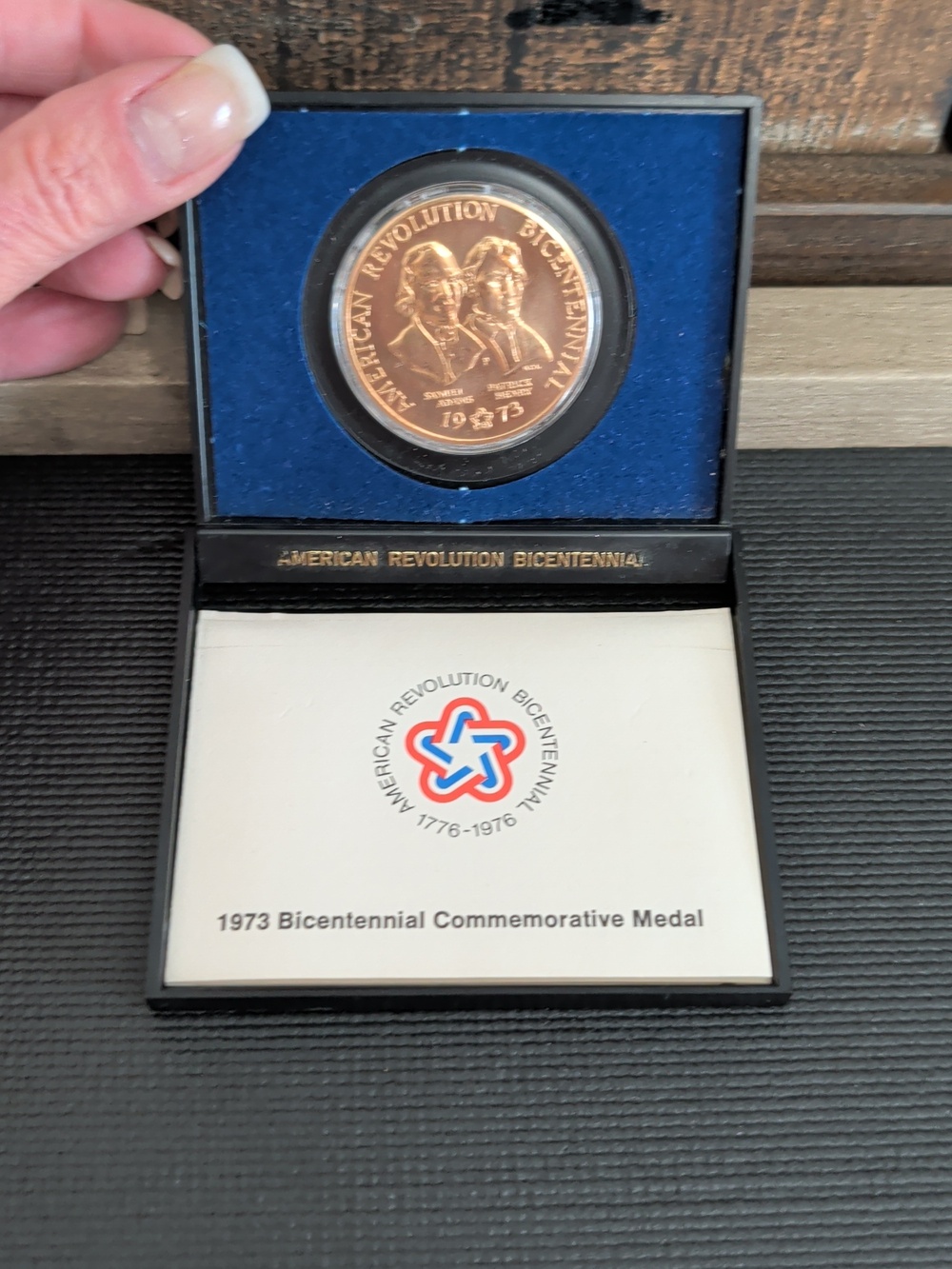 1973 American Revolution Bicentennial Medal Samuel Adams Patrick Henry w/ Case
